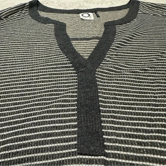 Anthropologie Akemi + Kin L Striped Gray & Metallic Top - Picture 4 of 8